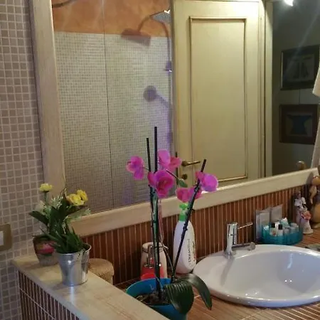 Orange فندق مبيت وإفطار Villamassargia