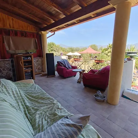Orange Bed and Breakfast 4*